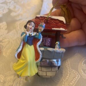 The Bradford Exchange Disney Snow White: A Season of Joy Ornament